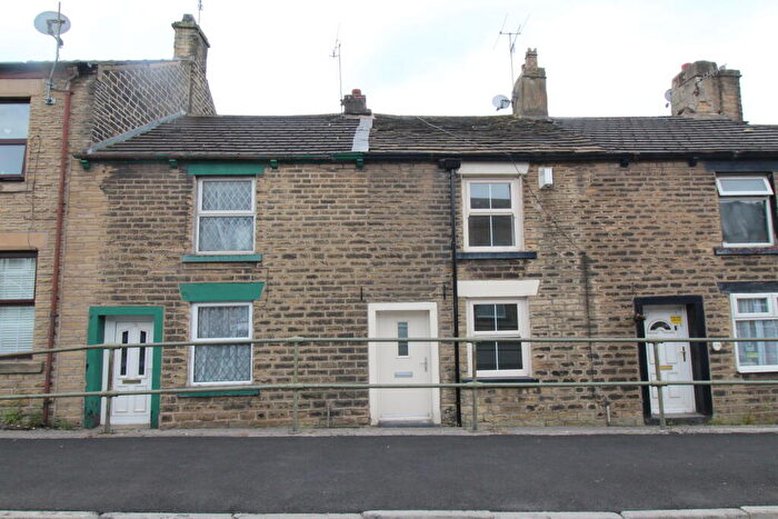 2 Bedroom Terraced House To Rent In High Street East, Glossop, SK13