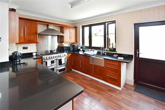 5 Bedroom Semi-Detached House For Sale In Brampton Road, Bexleyheath, DA7