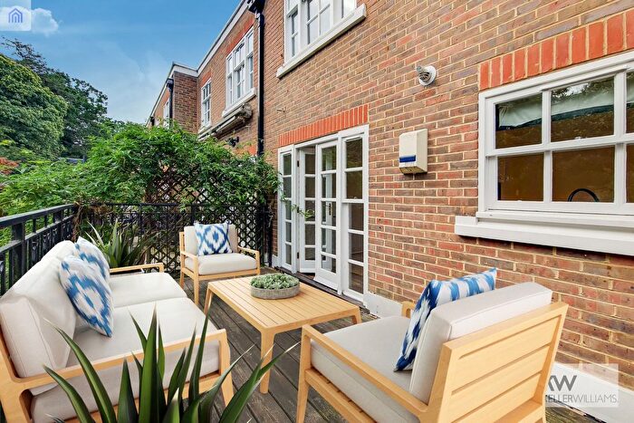 4 Bedroom Terraced House To Rent In Grosvenor Place Vale Road, Weybridge, KT13