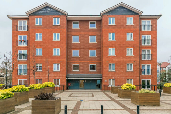 2 Bedroom Apartment To Rent In John Dyde Close, Bishops Stortford, CM23