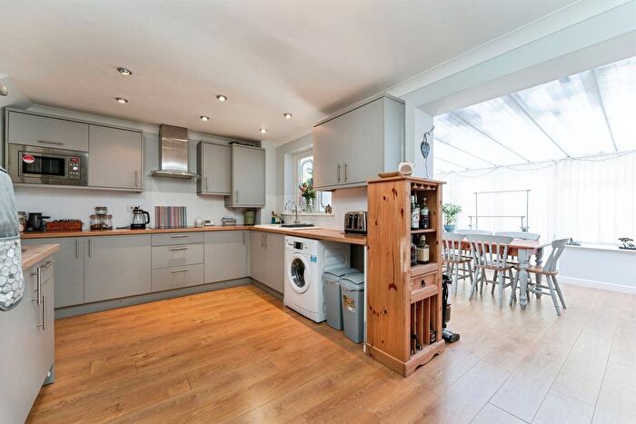 4 Bedroom Semi-detached House For Sale In Huntingdon Road, Chatteris, PE16