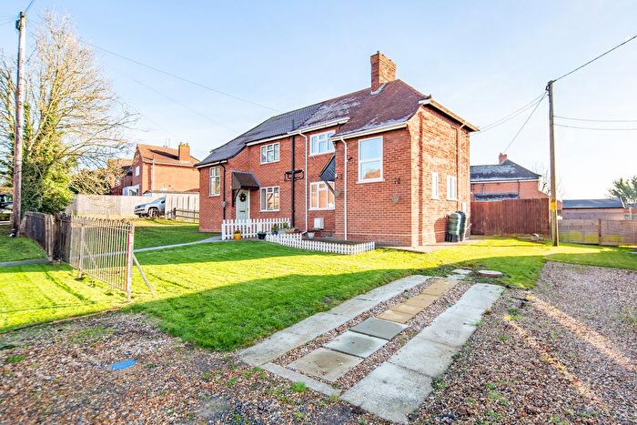 2 Bedroom Semi Detached House For Sale In Vicarage Lane, Buckingham, MK18