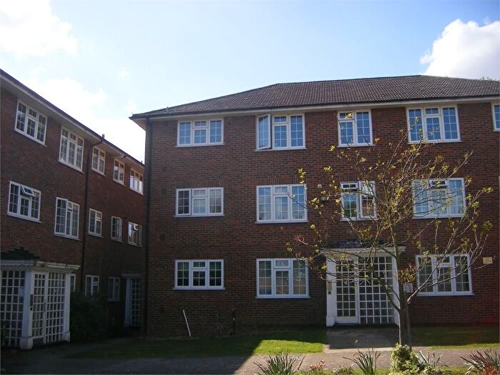 2 Bedroom Flat To Rent In Lantern Close, Wembley, HA0