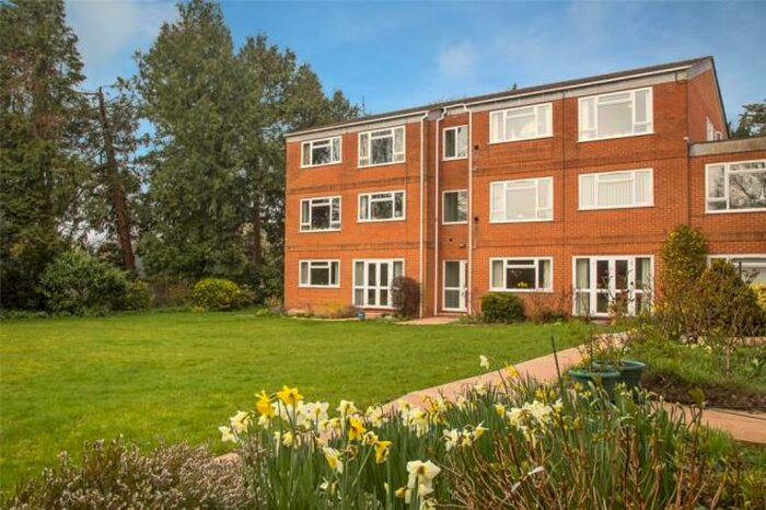 2 Bedroom Flat To Rent In Glencoe, Exeter, EX2