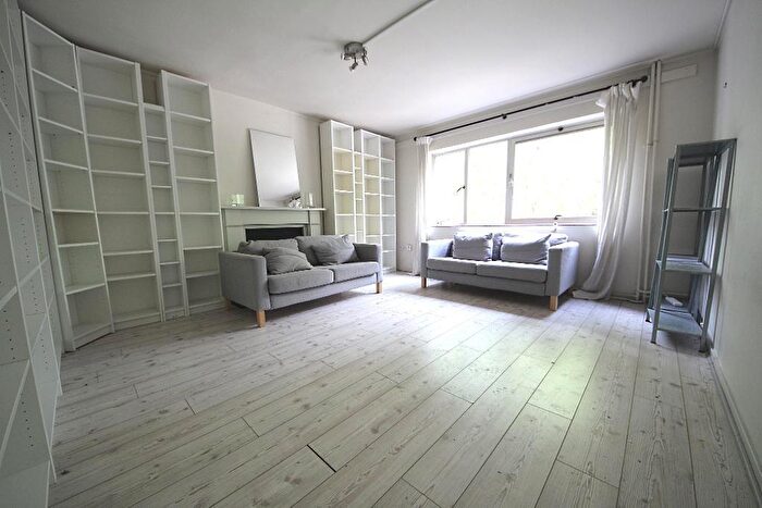 1 Bedroom Flat For Sale In Renfrew Road, Kennington, London, SE11