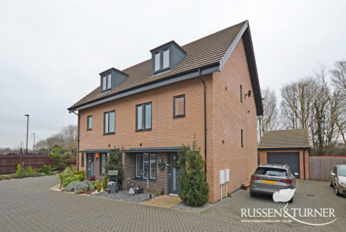 4 Bedroom Semi Detached House For Sale In Nar Close, King's Lynn, PE30