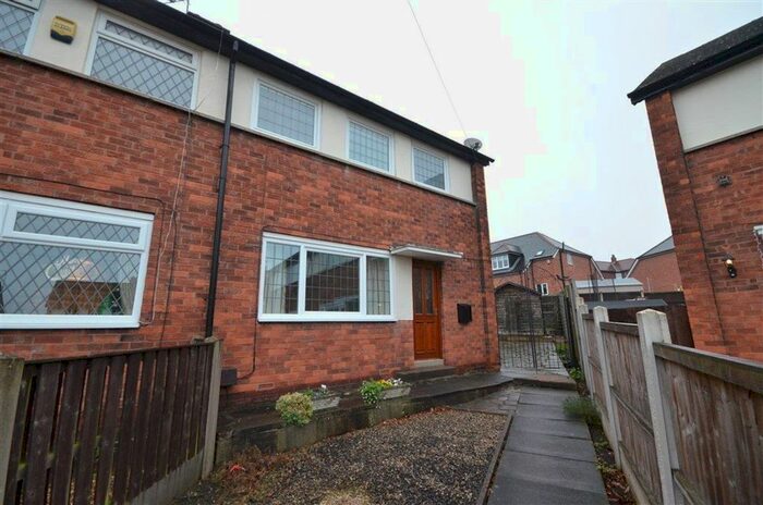 3 Bedroom Semi-Detached House To Rent In Rhodes Crescent, Pontefract, WF8
