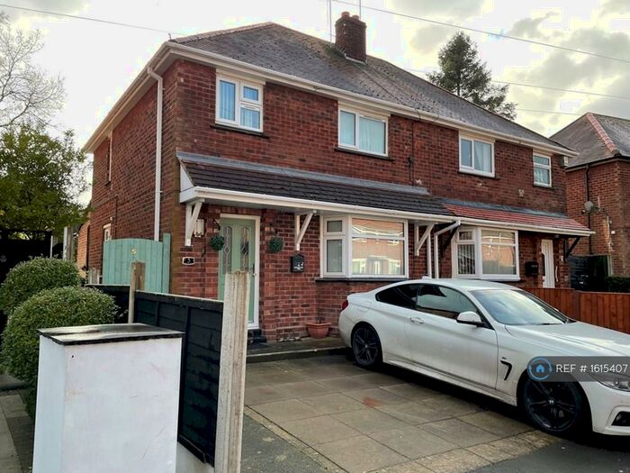 3 Bedroom Semi-Detached House To Rent In Malbank Road, Crewe, CW2