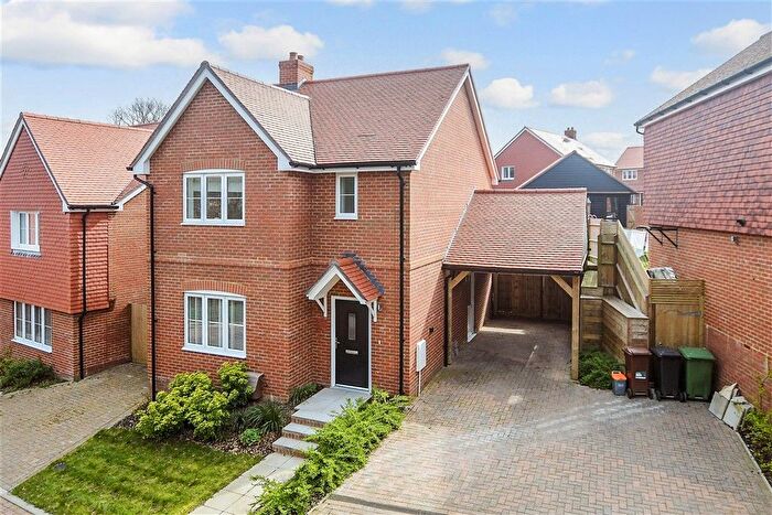 3 Bedroom Detached House For Sale In Gala Close, Crowborough, East Sussex, TN6