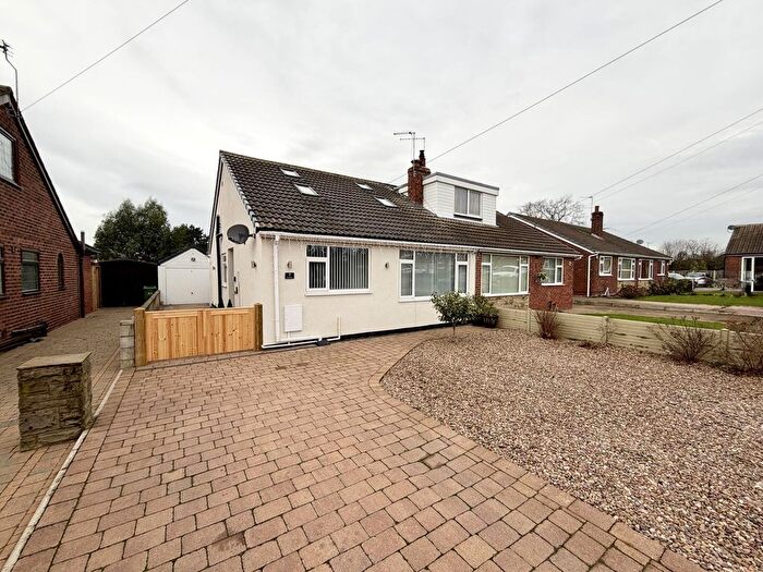 4 Bedroom Semi Detached Bungalow For Sale In Calvert Close, Kippax, Leeds, LS25