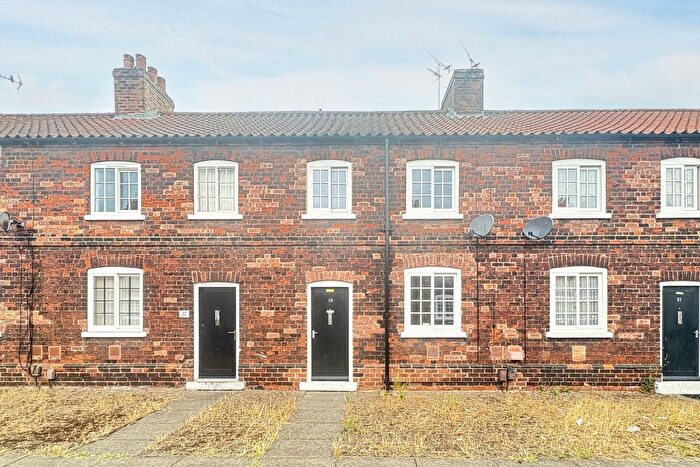2 Bedroom Terraced House For Sale In Winn Street, Scunthorpe, DN16