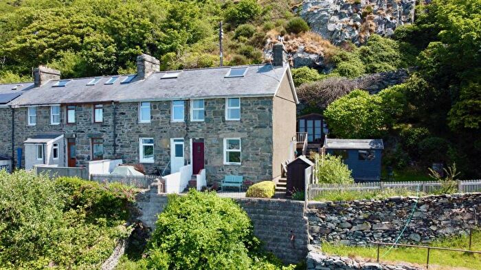 3 Bedroom End Of Terrace House For Sale In Gellfechan Road, Barmouth, LL42
