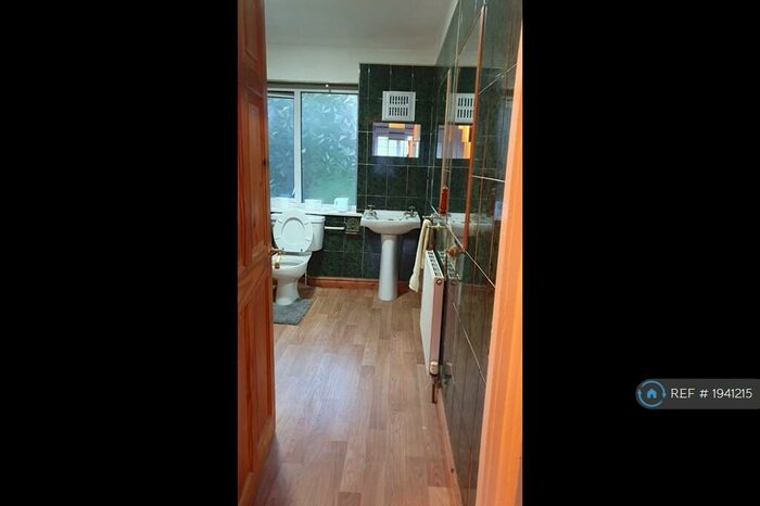 2 Bedroom Terraced House To Rent In Woodhouse Road, Birmingham, B32