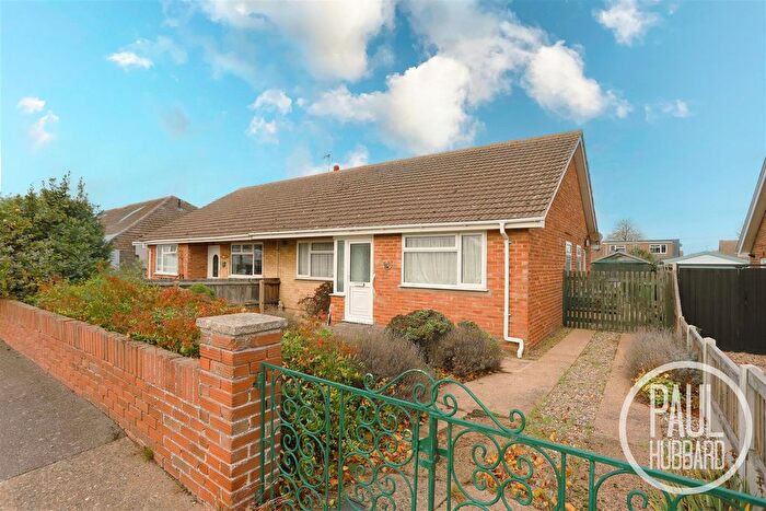 3 Bedroom Semi Detached Bungalow For Sale In Ship Road, Pakefield, NR33