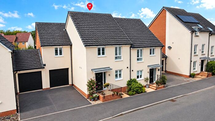 4 Bedroom Semi Detached House For Sale In Claypits Road, Roundswell, Barnstaple, Devon, EX31