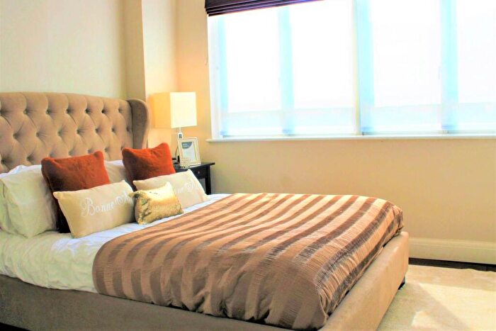 2 Bedroom Flat To Rent In City Road, Old Street, London, EC1V