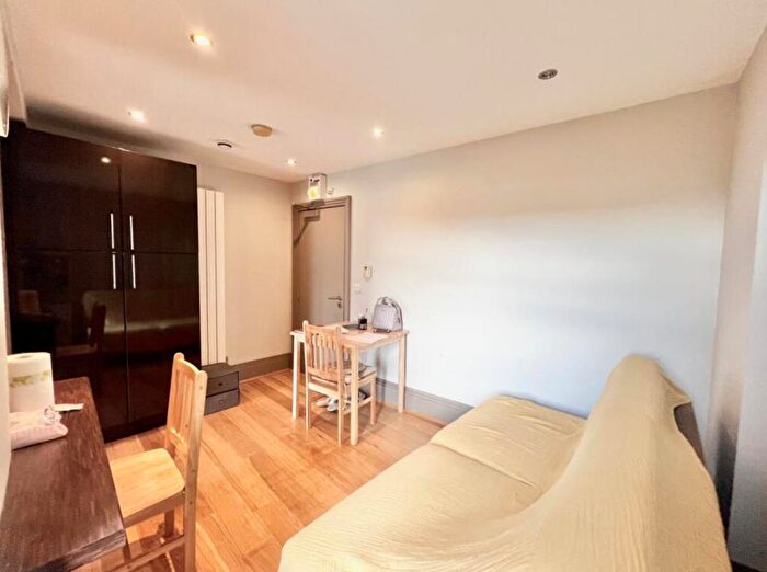 Studio To Rent In West End Lane, West Hampstead, NW6