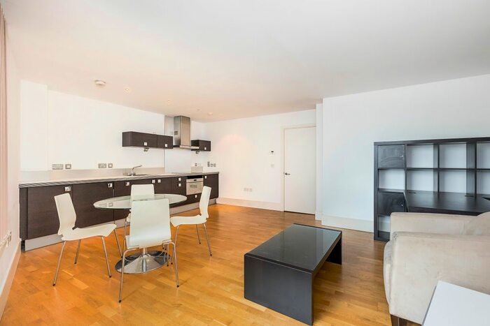 1 Bedroom Flat To Rent In Stadium Mews, Highbury, N5