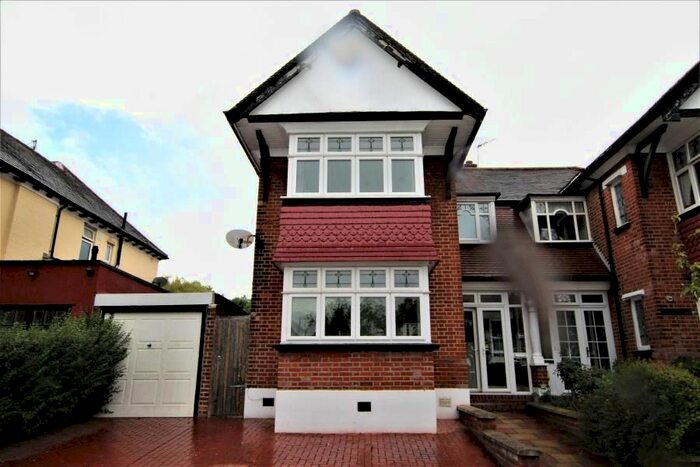 3 Bedroom Semi-Detached House To Rent In Stapenhill Road, Wembley, HA0