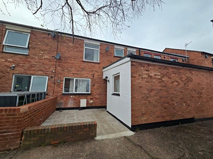 6 Bedroom Terraced House To Rent In Bosanquet Close, Uxbridge, Greater London, UB8