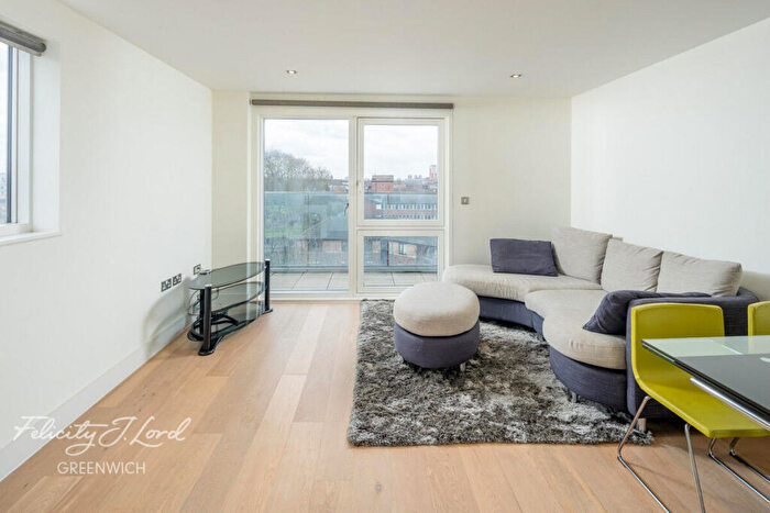 2 Bedroom Apartment To Rent In Creek Road, London, SE8