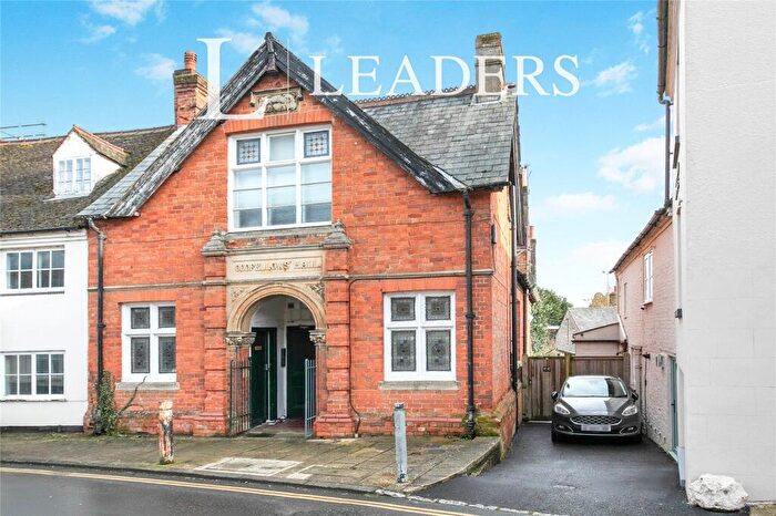 1 Bedroom Flat To Rent In Well Street, Buckingham, MK18