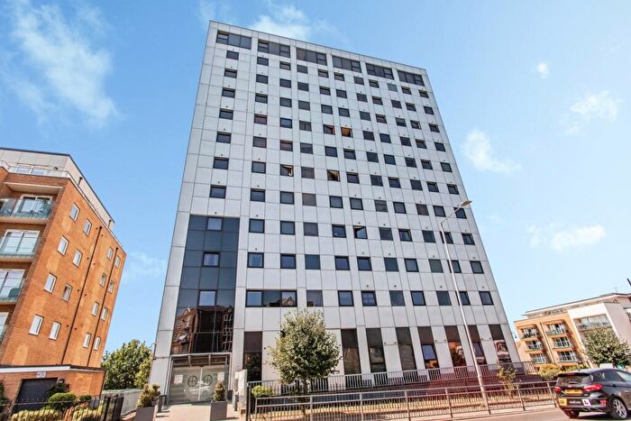 1 Bedroom Flat For Sale In Highbanks, Southchurch Avenue, Southend-On-Sea, Essex, SS1