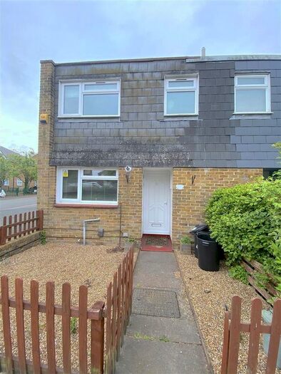 3 Bedroom End Of Terrace House To Rent In Greatfields Drive, Uxbridge, UB8