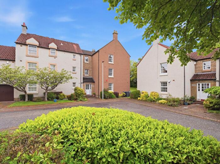 2 Bedroom Flat For Sale In / Craigcrook Road, Edinburgh, EH4