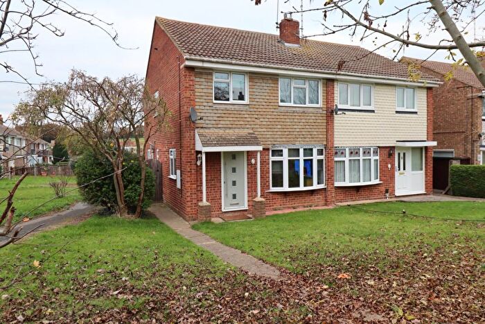3 Bedroom Semi-Detached House To Rent In Barrymore Walk, Rayleigh, SS6