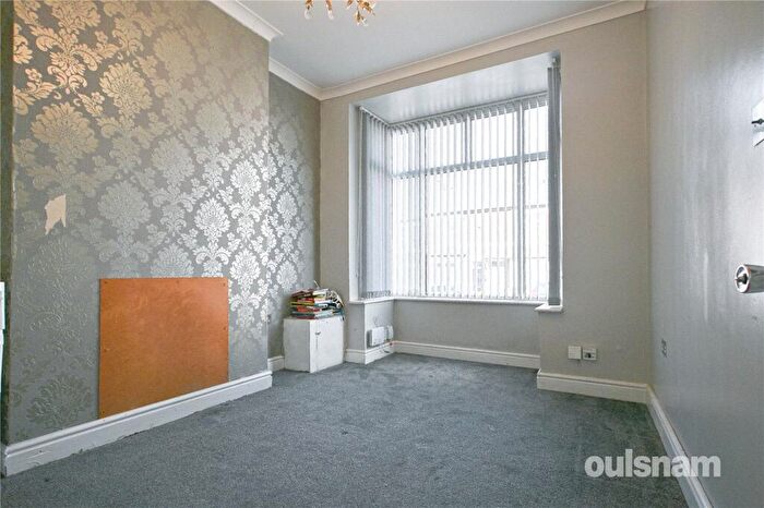 3 Bedroom Terraced House For Sale In Beakes Road, Smethwick, West Midlands, B67