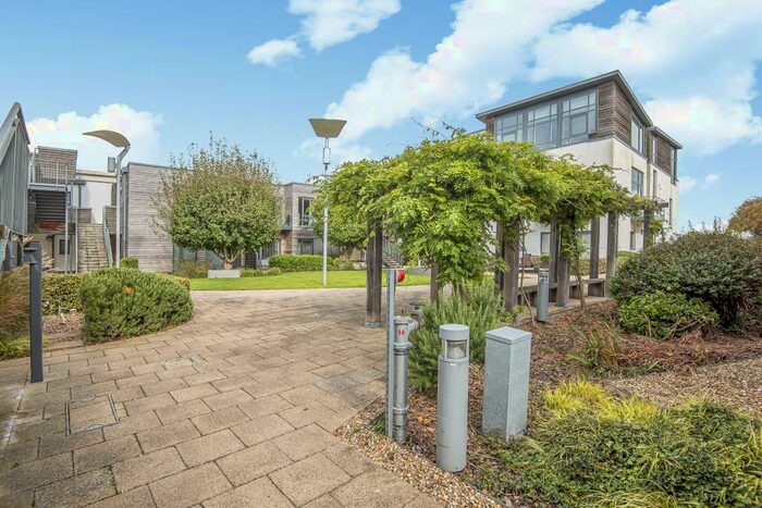 2 Bedroom Apartment To Rent In Park Way, Newbury, RG14