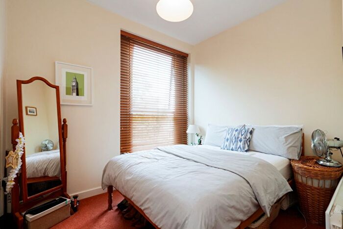 2 Bedroom Flat To Rent In East Dulwich Road, London, SE22