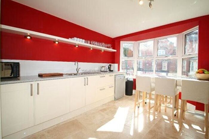 6 Bedroom Flat To Rent In Lenton Boulevard, Nottingham, NG7