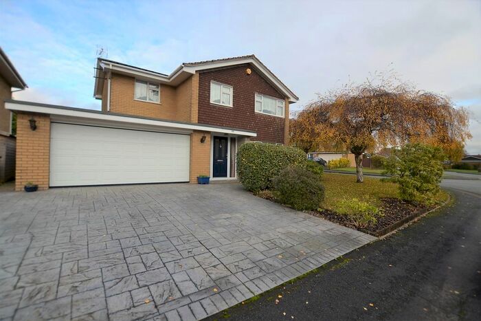 4 Bedroom Detached House For Sale In Coniston Drive, Holmes Chapel, Crewe, CW4