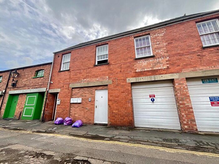 1 Bedroom Flat To Rent In St Pauls Lane, Bailgate, LN1