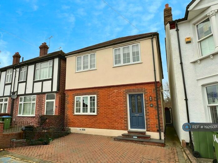 3 Bedroom Detached House To Rent In Ladysmith Road, London, SE9