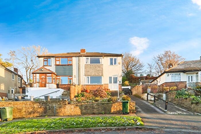 3 Bedroom Semi Detached House For Sale In Derwent Road, Bradford, BD2