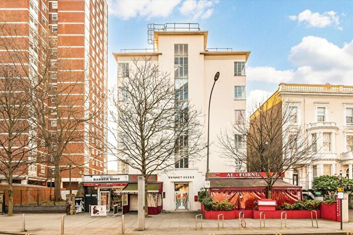 2 Bedroom Flat To Rent In Shepherds Bush Green, London, W12