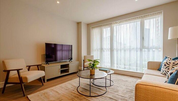 2 Bedroom Apartment To Rent In Circus Apartments, Canary Wharf, E14