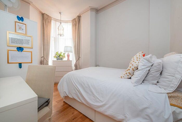 4 Bedroom Apartment To Rent In Hyde Park Mansions, Transept Street, Marylebone, NW1