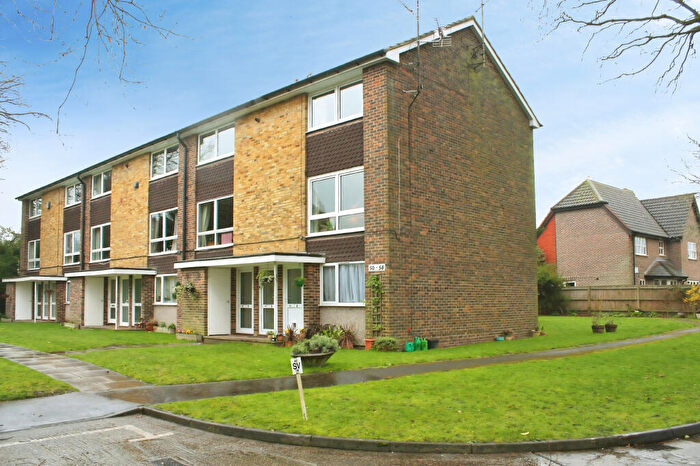 2 Bedroom Maisonette For Sale In Cotswold Court, Horsham, RH13