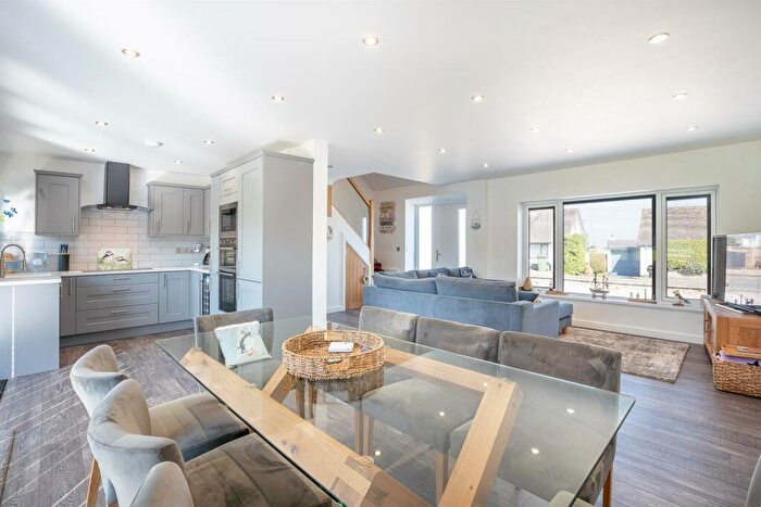 4 Bedroom Detached Bungalow For Sale In Rhianfa, Benllech, Tyn-Y-Gongl, LL74