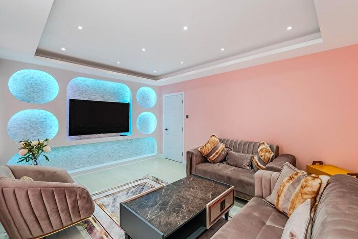 6 Bedroom Flat To Rent In South Grove, Seven Sisters, N15