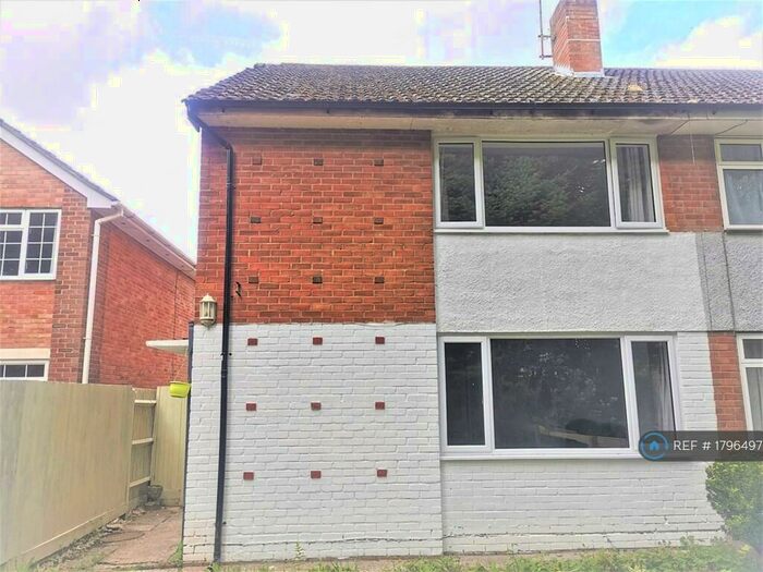 5 Bedroom End Of Terrace House To Rent In Lea Close, Reading, RG30