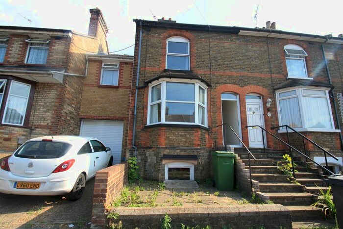 2 Bedroom Property To Rent In Beaconsfield Road, Tovil, Maidstone, ME15