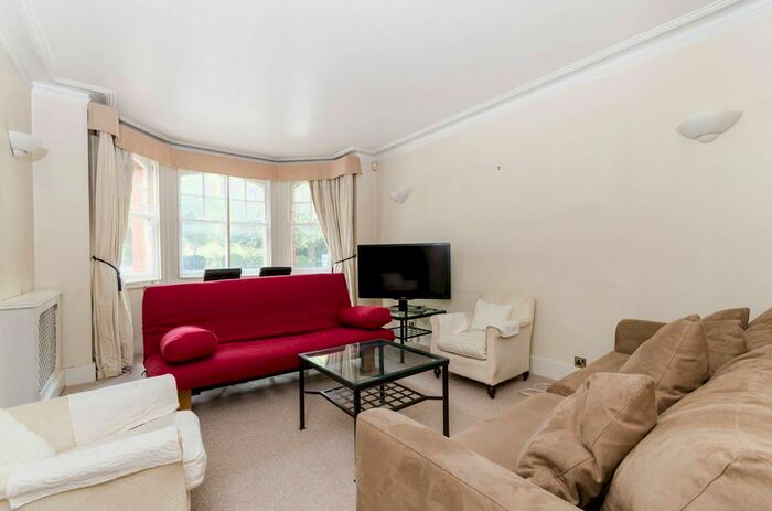 2 Bedroom Flat To Rent In Queens Club Gardens, West Kensington, London, W14
