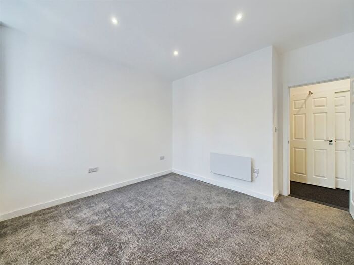 1 Bedroom Flat To Rent In Percy Street, Hull, HU2