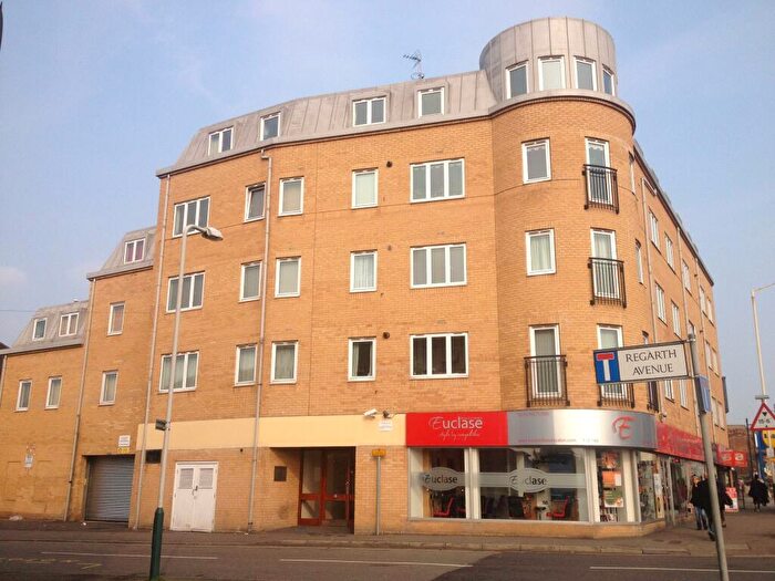 1 Bedroom Flat To Rent In South Street, Romford, RM1