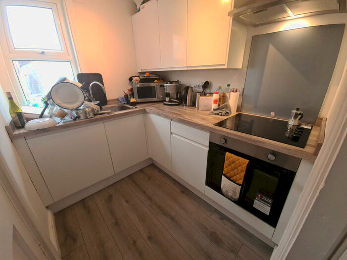 4 Bedroom House To Rent In Bennett Road, Leeds, LS6